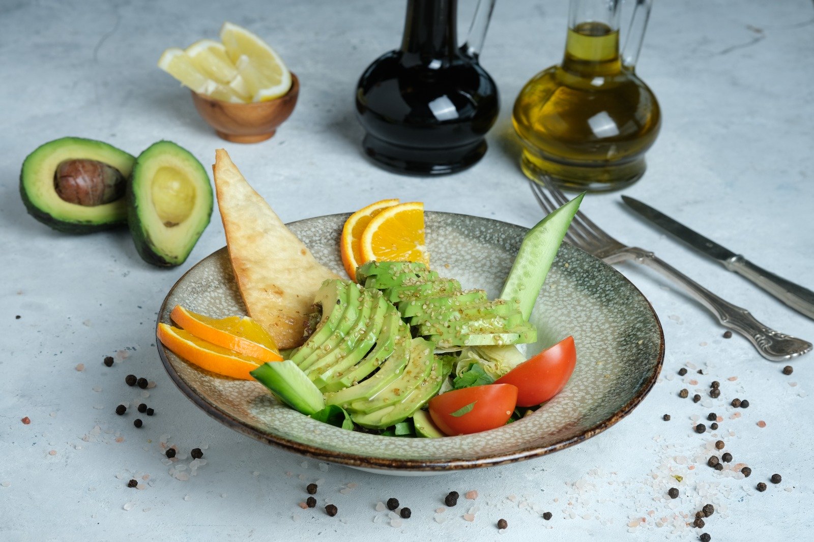 Vegetarian Dining at Queb Rooftop: A Meat-Free Guide to Sultanahmet 3 Queb Rooftop - avocado salad with orange slices, cucumber, tomato and a crisp flatbread