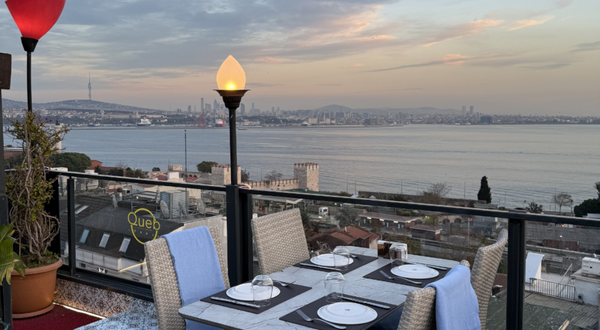 Best Rooftop Dinner in Sultanahmet for Couples