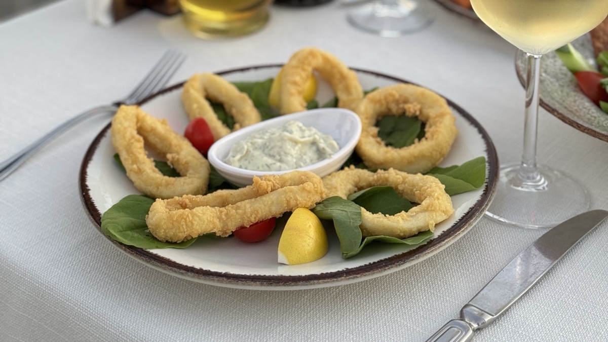 Queb Lounge - fried calamari served as a hot starter at Queb Rooftop